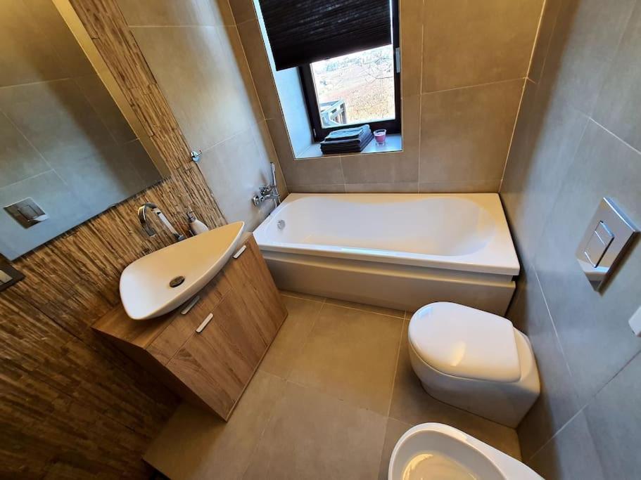 Villa Cristallo Private Apartment Fontanelice エクステリア 写真