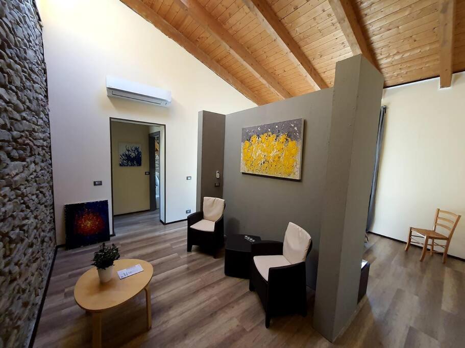 Villa Cristallo Private Apartment Fontanelice エクステリア 写真